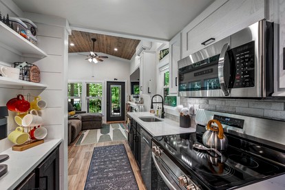 Incredible Cottage with Fire Pit and Stunning Forest Views in Mentore, Alabama - Mentone, Alabama - glamping.directory