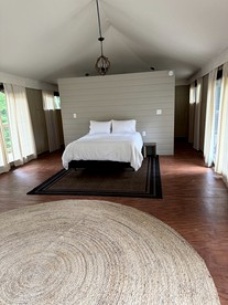 Cozy Cabin with Porch & Live Music Weekend Stay in Voluntown, Connecticut - Voluntown, Connecticut - glamping.directory