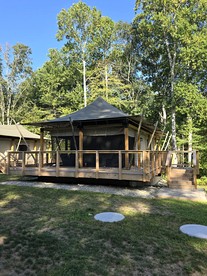 Cozy Cabin with Porch & Live Music Weekend Stay in Voluntown, Connecticut - Voluntown, Connecticut - glamping.directory
