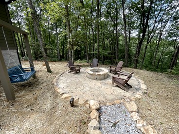 Fully Stocked Cabin Nestled Among the Trees in Tennessee - Monteagle, Tennessee - glamping.directory