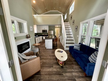 Fully Stocked Cabin Nestled Among the Trees in Tennessee - Monteagle, Tennessee - glamping.directory