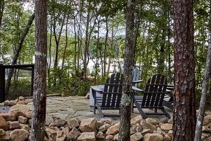 Cozy Cabin Getaway with Lake Views and Grilling Area in Tennessee - Tracy City, Tennessee - glamping.directory
