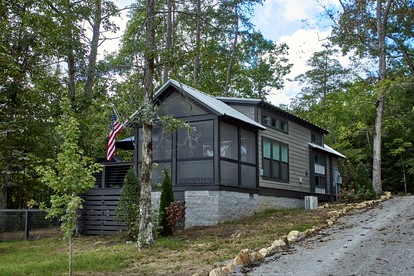 Cozy Cabin Getaway with Lake Views and Grilling Area in Tennessee - glamping.directory
