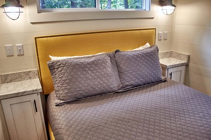 Cozy Cabin Getaway with Lake Views and Grilling Area in Tennessee - Tracy City, Tennessee - glamping.directory