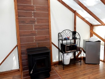 Charming Camping Getaway near Olympic National Park in Washington - Belfair, Washington - glamping.directory