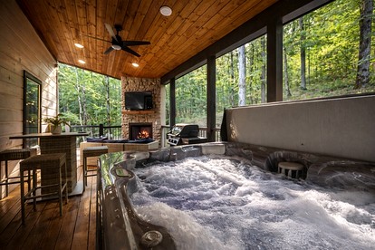 Cozy Secluded Couples Cabin in Broken Bow, Oklahoma - Broken Bow, Oklahoma - glamping.directory