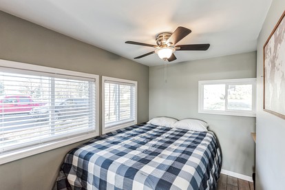 Charming Lakefront Cabin Amazing to Reconnect with Nature in Kalamazoo, Michigan - Kalamazoo, Michigan - glamping.directory