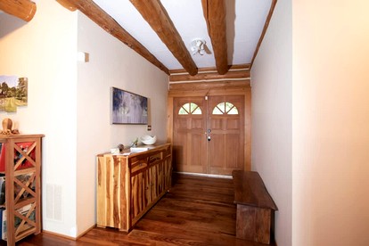 Luxury Montana-Style Log Estate with Private Vineyard & Spa Near Purcellville, VA - Purcellville, Virginia - glamping.directory