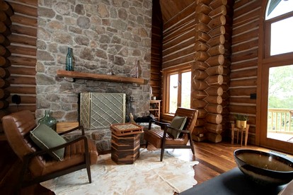 Luxury Montana-Style Log Estate with Private Vineyard & Spa Near Purcellville, VA - Purcellville, Virginia - glamping.directory