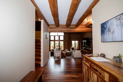 Luxury Montana-Style Log Estate with Private Vineyard & Spa Near Purcellville, VA - Purcellville, Virginia - glamping.directory