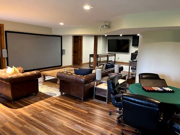 Luxury Montana-Style Log Estate with Private Vineyard & Spa Near Purcellville, VA - Purcellville, Virginia - glamping.directory