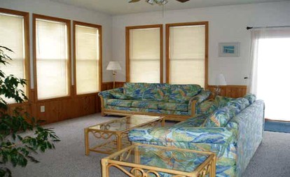 Bayfront Vacation Rental near Buxton Woods Coastal Reserve in Frisco, North Carolina - Frisco, North Carolina - glamping.directory