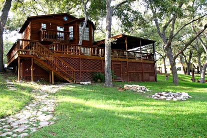 Fantastic Family Vacation Retreat for 12 near the Guadalupe River, Texas - glamping.directory