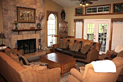 Fantastic Family Vacation Retreat for 12 near the Guadalupe River, Texas - New Braunfels, Texas - glamping.directory