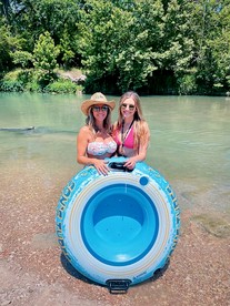 Texas Creekside Safari Tent Glamping Perfect for Nature Retreats for Water Sports Enthusiasts - Kingsbury, Texas - glamping.directory