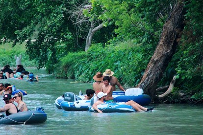 Texas Creekside Safari Tent Glamping Perfect for Nature Retreats for Water Sports Enthusiasts - Kingsbury, Texas - glamping.directory