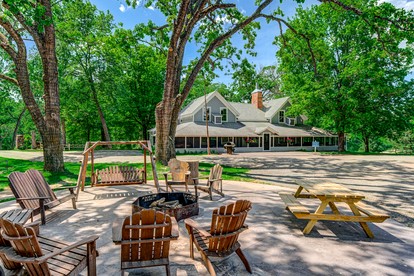 Escape to The Clubhouse, St. Croix Falls city, Wisconsin - glamping.directory