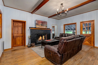 Escape to The Clubhouse, St. Croix Falls city, Wisconsin - Saint Croix Falls, Wisconsin - glamping.directory