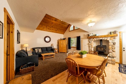 Secluded Lakeside Cabin with Forest Views and Fire Pit Near Cascade, Idaho - Donnelly, Idaho - glamping.directory