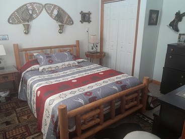 Relaxing Mountain Retreat near Adirondack Attractions in Blue Mountain Lake, New York - Indian Lake, New York - glamping.directory