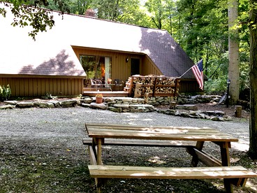 Family-Friendly Cabin Rental Nestled Among the Mountains of Champion, Pennsylvania - glamping.directory