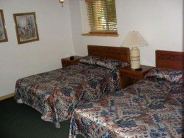 Spacious Cottage near Yellowstone National Park in Fremont County, Idaho - Island Park, Idaho - glamping.directory