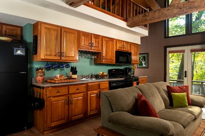 Riverfront Cabin Rental with a Private Beach on Youghiogheny River near Pittsburgh, Pennsylvania - Confluence, Pennsylvania - glamping.directory