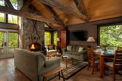 Riverfront Cabin Rental with a Private Beach on Youghiogheny River near Pittsburgh, Pennsylvania - Confluence, Pennsylvania - glamping.directory