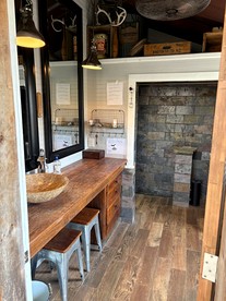 Historic Restored Tobacco Barn Retreat with Private Hot Tub near Pilot Mountain in Tobaccoville, North Carolina - Tobaccoville, North Carolina - glamping.directory