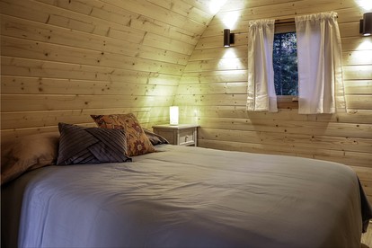 Stunning Two Oaks Pod Surrounded by Trees for an Amazing Couples Retreat near Washburn, Wisconsin - Washburn, Wisconsin - glamping.directory