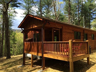Cozy Retreat with a Private Hot Tub in Shenandoah Valley, Virginia - Rileyville, Virginia - glamping.directory