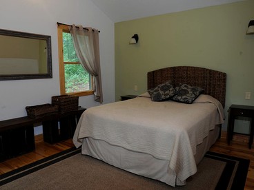 Cozy Retreat with a Private Hot Tub in Shenandoah Valley, Virginia - Rileyville, Virginia - glamping.directory