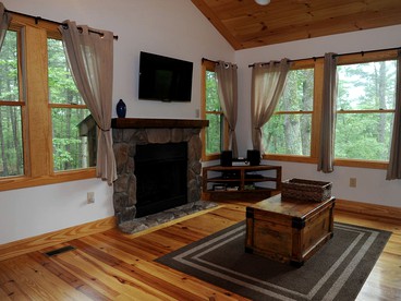 Cozy Retreat with a Private Hot Tub in Shenandoah Valley, Virginia - Rileyville, Virginia - glamping.directory