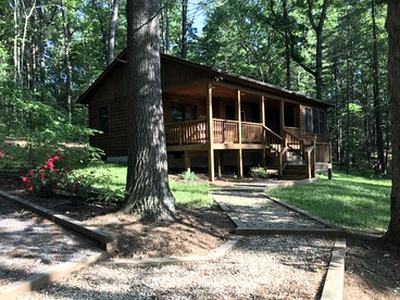 Cozy Retreat with a Private Hot Tub in Shenandoah Valley, Virginia - Rileyville, Virginia - glamping.directory