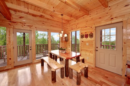 Fantastic Vacation Cabin with a Gas Fireplace and Jacuzzi in Gatlinburg, East Tennessee - Gatlinburg, Tennessee - glamping.directory