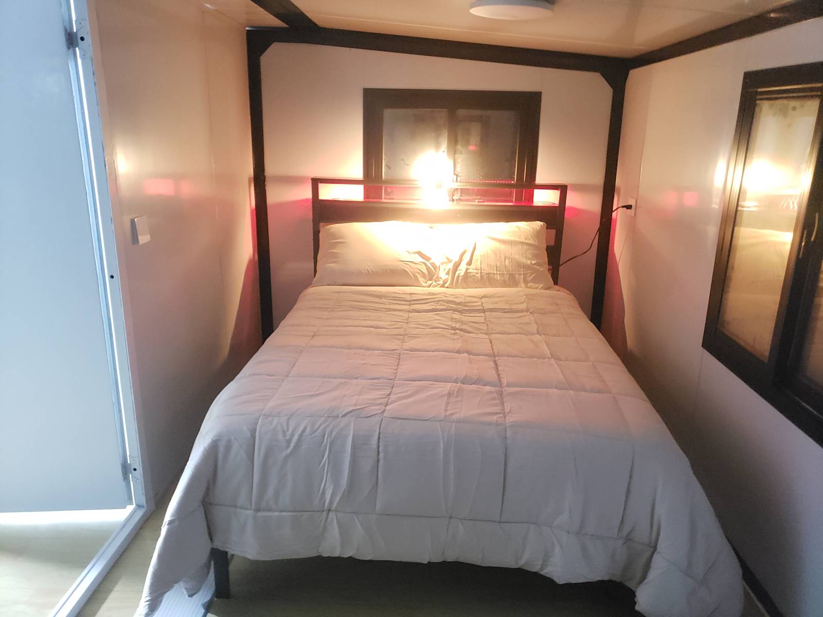 Huckleberry Hideaway•Redwood Ridge - Anchor Bay, California - glamping.directory