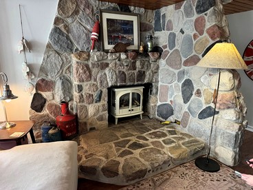 Cozy Lakefront Cabin with Pontoon and Paddleboards Near Fremont, Indiana - Fremont, Indiana - glamping.directory