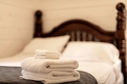Secluded Cabin on Suches Creek and in the National Forest for a Relaxing Georgia Getaway - Suches, Georgia - glamping.directory