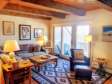 Completely Renovated Bretton Woods Accommodation for a Weekend Getaway in New Hampshire - Carroll, New Hampshire - glamping.directory