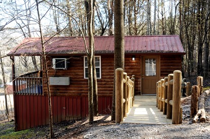 Sparta's Hidden Gem: Unique Views Cabin for an Intimate Escape - Sparta, Tennessee - glamping.directory