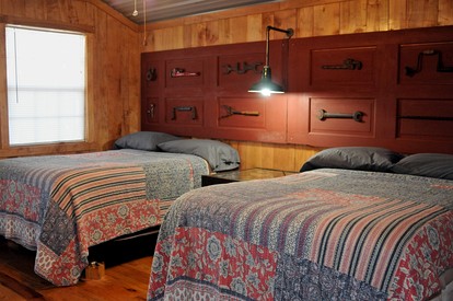 Sparta's Hidden Gem: Unique Views Cabin for an Intimate Escape - Sparta, Tennessee - glamping.directory