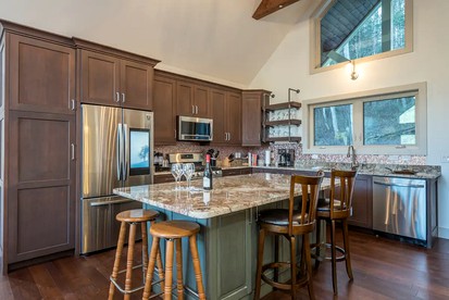 Enchanting Cabin near Asheville, NC, Ideal for a Blue Ridge Mountains Getaway - Mars Hill, North Carolina - glamping.directory