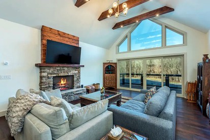 Enchanting Cabin near Asheville, NC, Ideal for a Blue Ridge Mountains Getaway - Mars Hill, North Carolina - glamping.directory