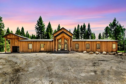 Designed Rental with Awesome Indoor Spaces in Idaho - glamping.directory