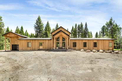 Designed Rental with Awesome Indoor Spaces in Idaho - Island Park, Idaho - glamping.directory