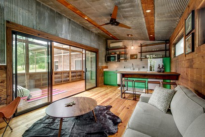 Artisan Cabin with Beautiful Decor and a Classic Fire Pit near Austin, Texas - Elgin, Texas - glamping.directory