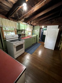 Secluded Lakefront Cottage in Raymond, Maine - Raymond, Maine - glamping.directory