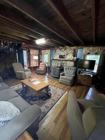 Secluded Lakefront Cottage in Raymond, Maine - Raymond, Maine - glamping.directory