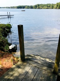 Secluded Lakefront Cottage in Raymond, Maine - Raymond, Maine - glamping.directory