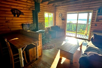 Pet-Friendly Retreat Ideal for a Tranquil Escape in Maine - Greenville, Maine - glamping.directory
